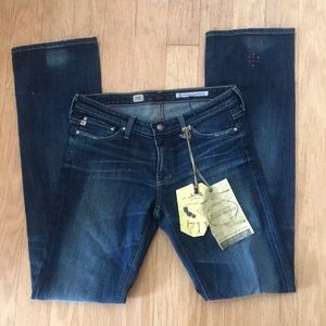 AG Kiss Slim Straight in 8 Yrs, Artist